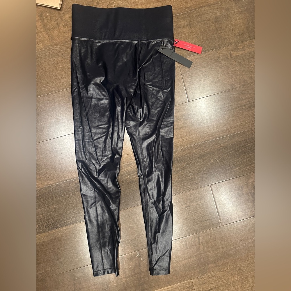 Carbon38 takari shine Black Activewear medium NWT